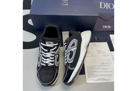 DR B30 Sneakers