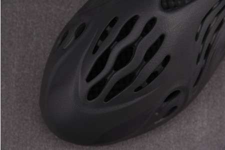 Adidas Yeezy Foam RNNR Onyx HP8739