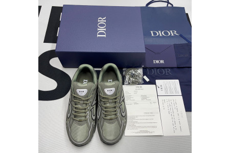 DR B30 Sneakers