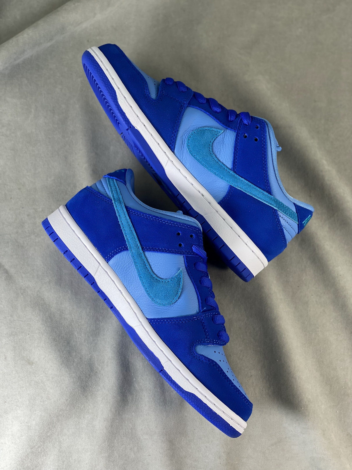 Nike SB Dunk Low Blue Raspberry