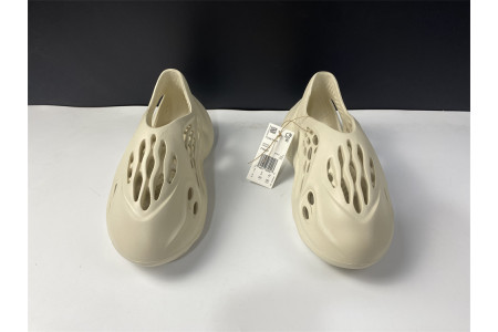 Adidas Yeezy Foam RNNR Sand FY4567