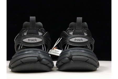 BLCG TRACK TRAINER ‘TRIPLE BLACK’ 542023 W1GB1 1000