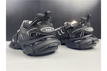 BLCG Track Sneaker 542436 W1GB1 2045