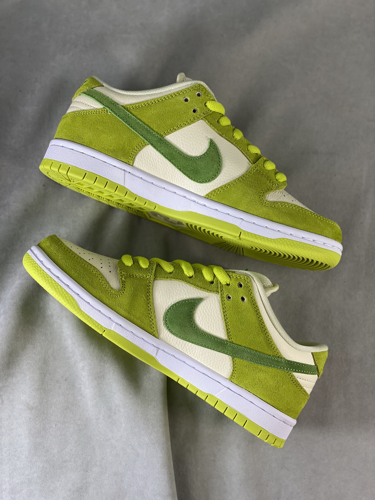Nike SB Dunk Low Green Apple