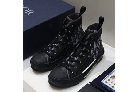 DR B23 Sneakers
