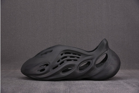 Adidas Yeezy Foam RNNR Onyx HP8739