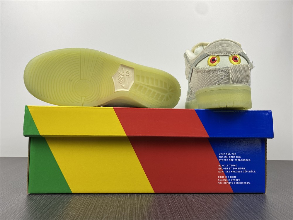Nike SB Dunk Low Mummy