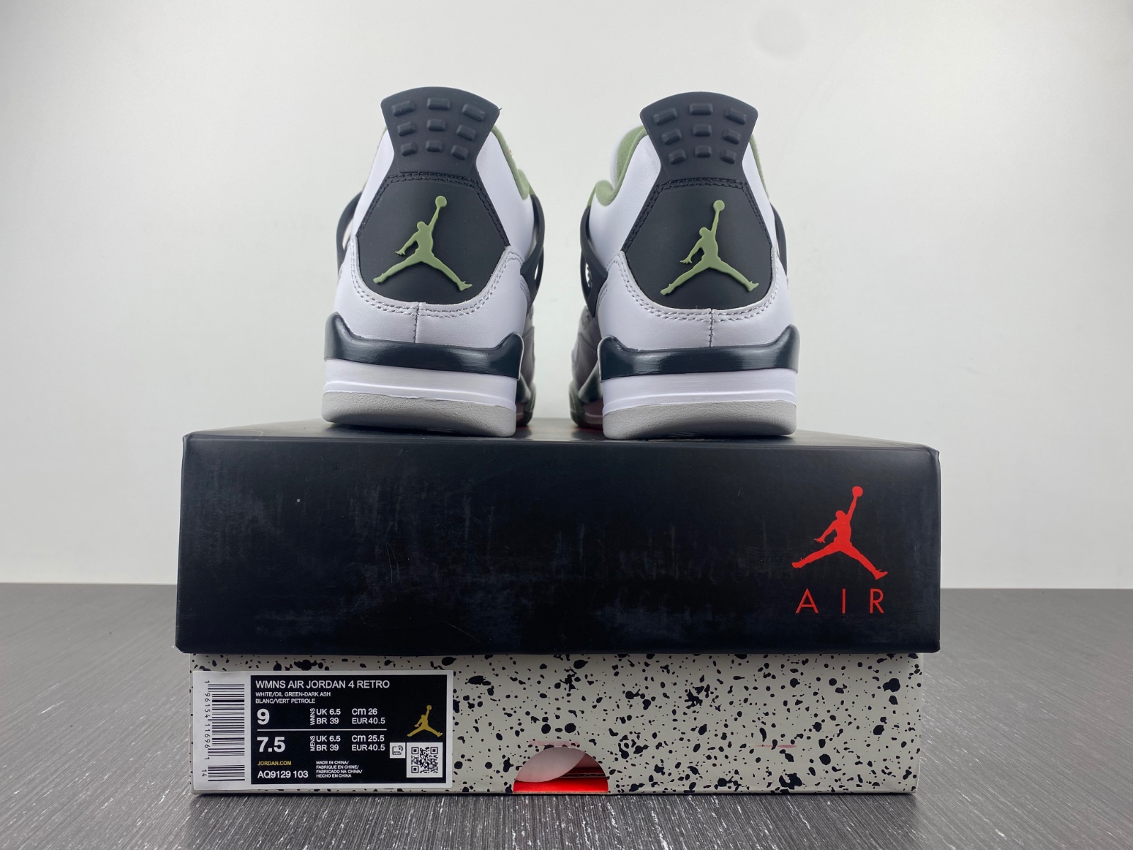 Jordan 4 Retro Seafoam