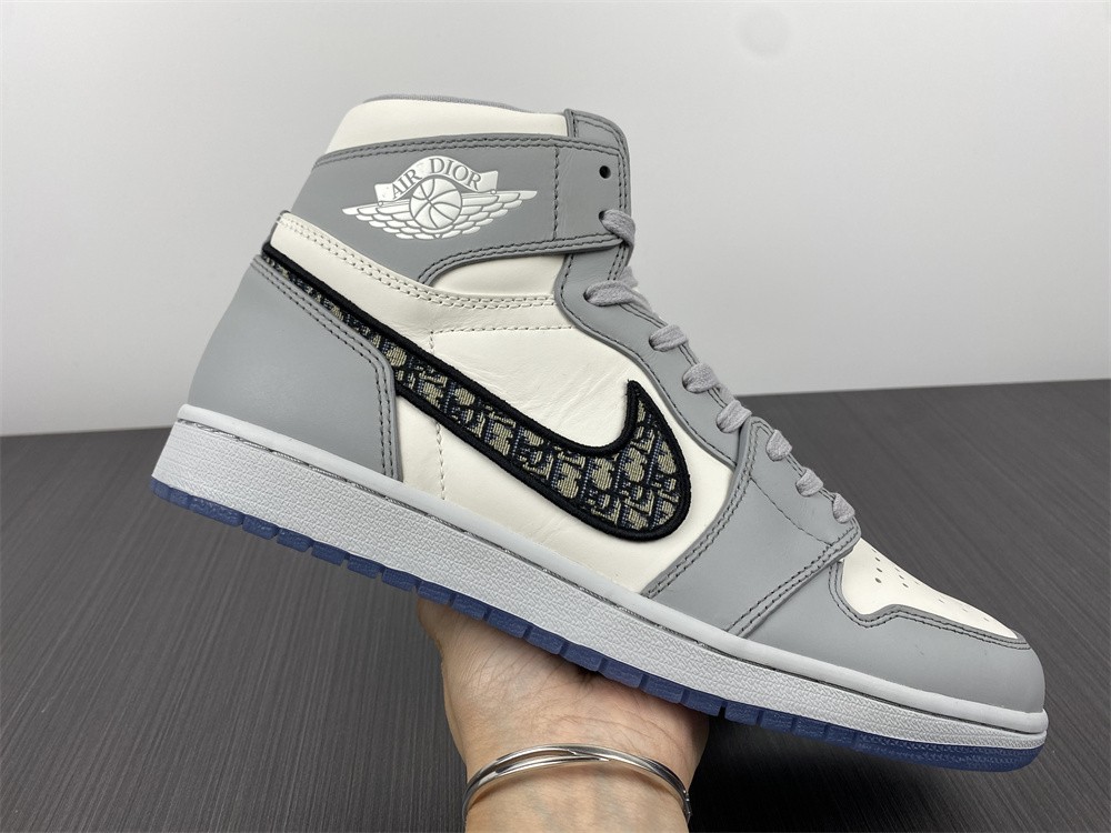 Jordan 1 Retro High Dior