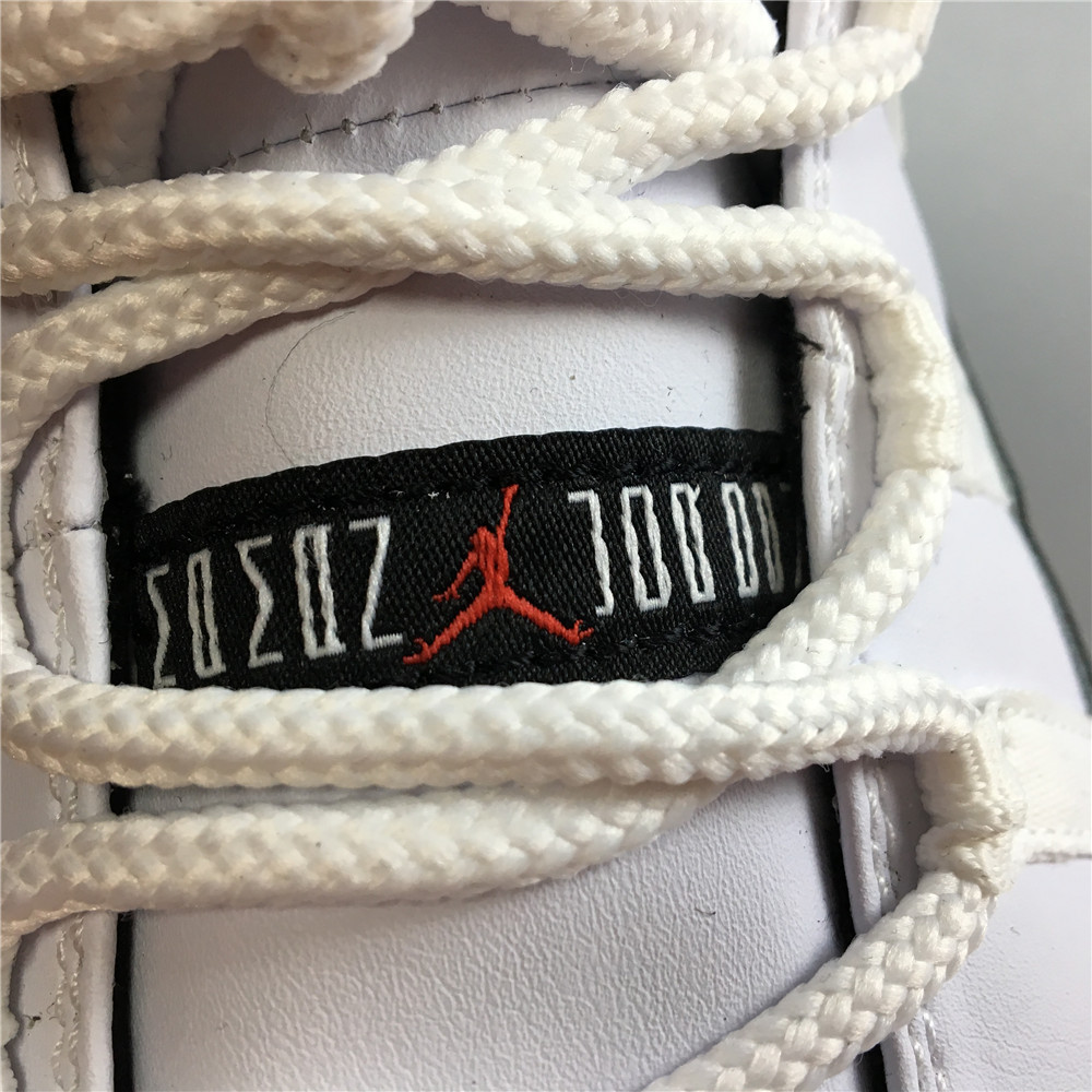 AIR JORDAN 11 RETRO LOW CONCORD BRED AV2187-160
