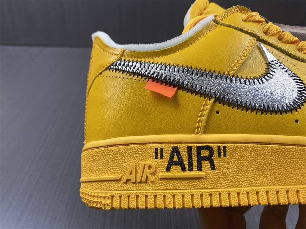 Nike Air Force 1 Low OFF-WHITE University Gold Metallic Silver