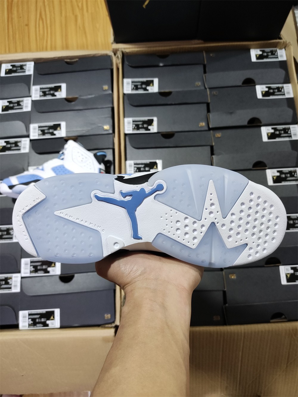 Jordan 6 Retro UNC White
