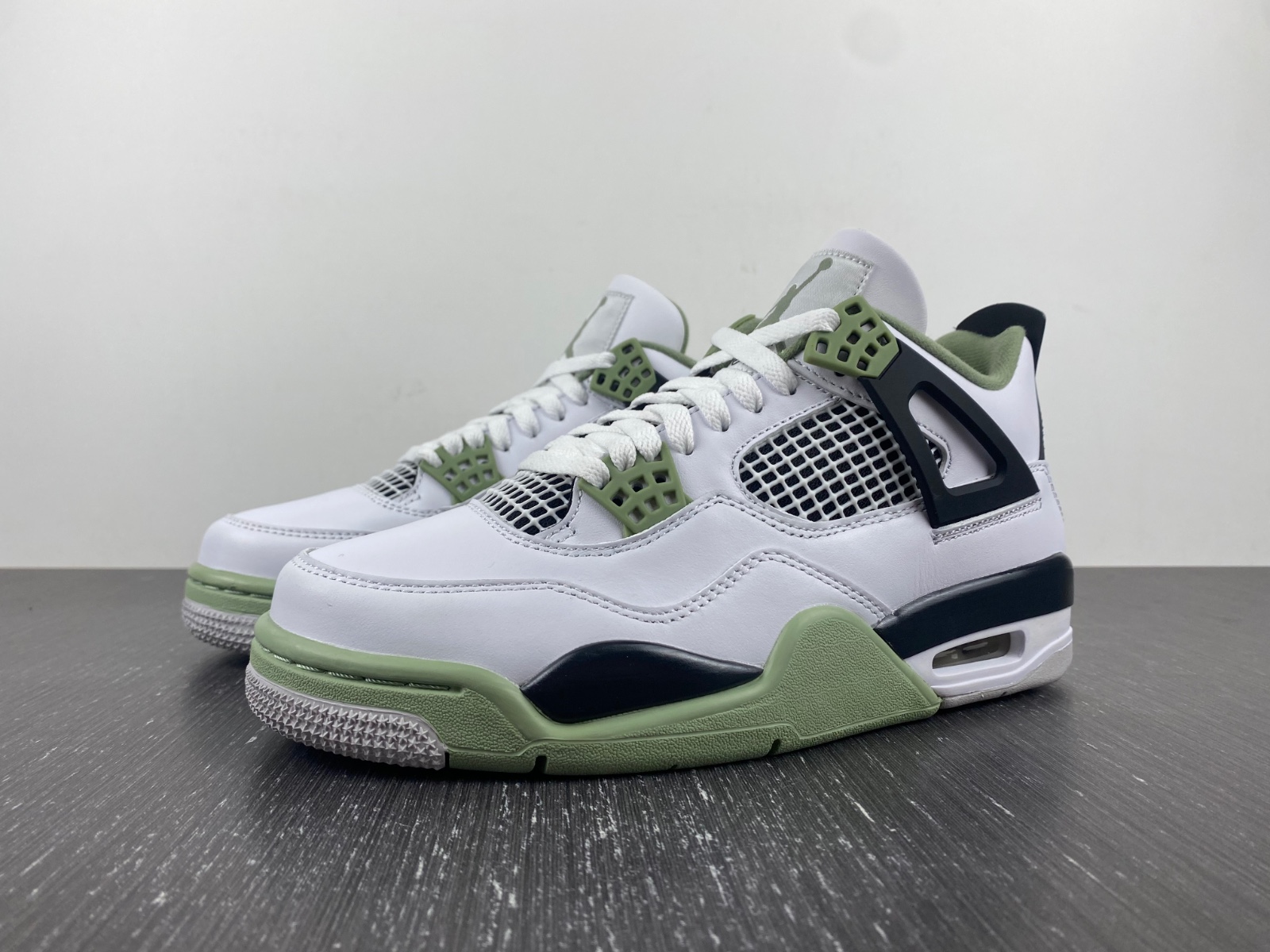 Jordan 4 Retro Seafoam
