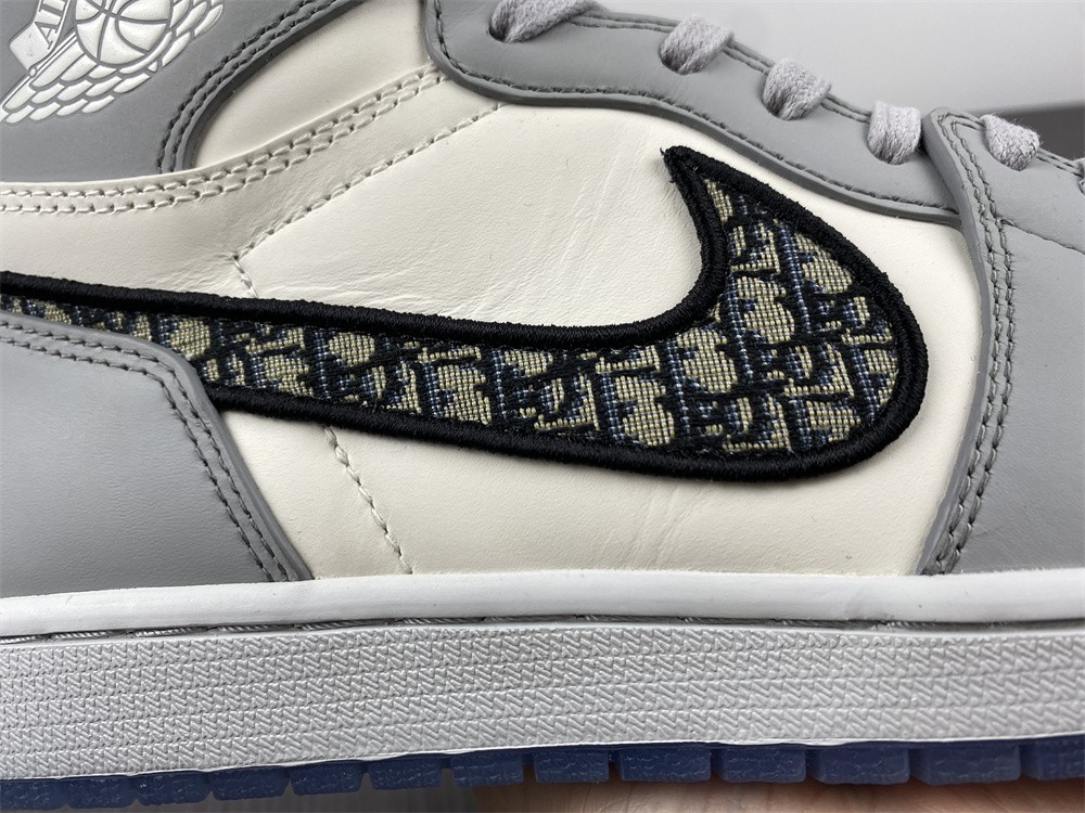 Jordan 1 Retro High Dior