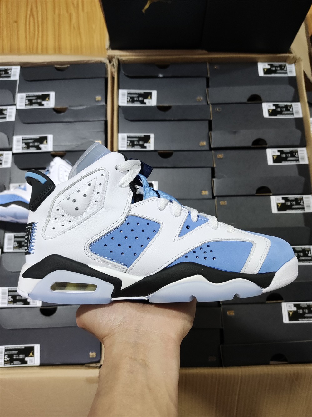 Jordan 6 Retro UNC White