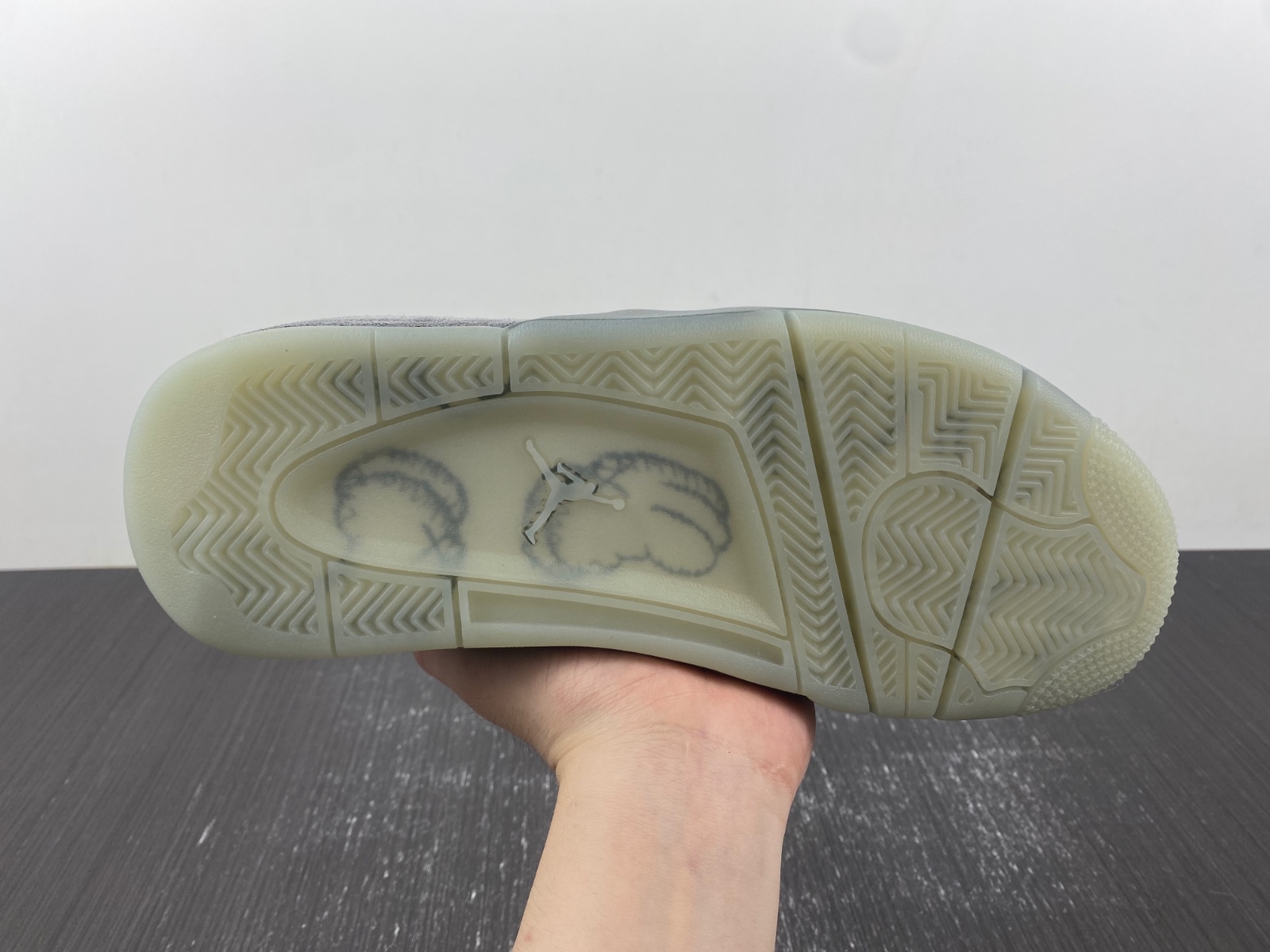 Jordan 4 Retro Kaws