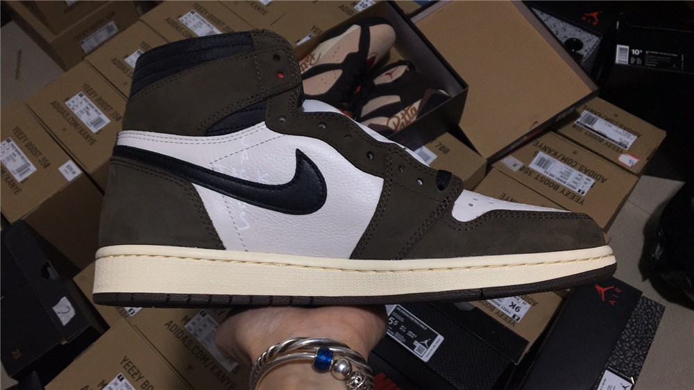 Jordan 1 Retro High Travis Scott