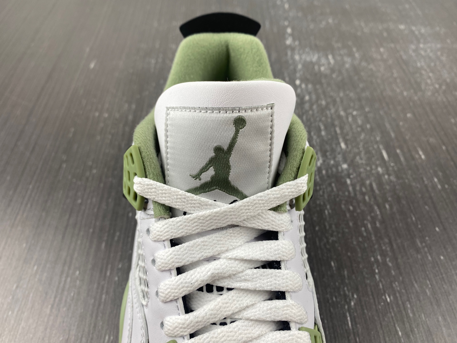 Jordan 4 Retro Seafoam