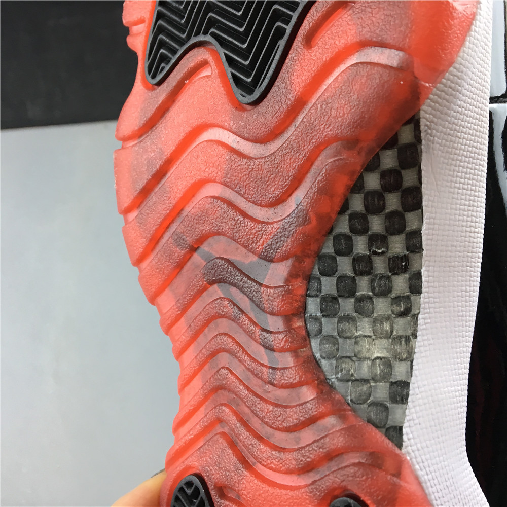 AIR JORDAN 11 RETRO LOW CONCORD BRED AV2187-160