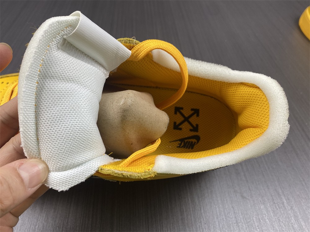 Nike Air Force 1 Low OFF-WHITE University Gold Metallic Silver