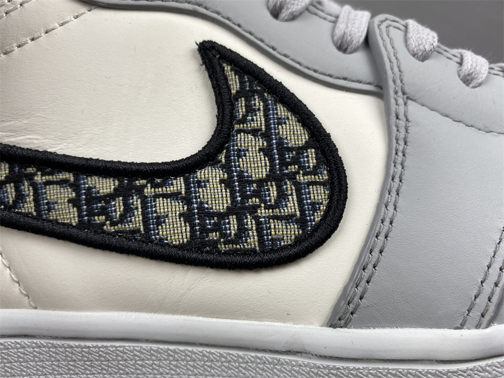 Jordan 1 Retro High Dior