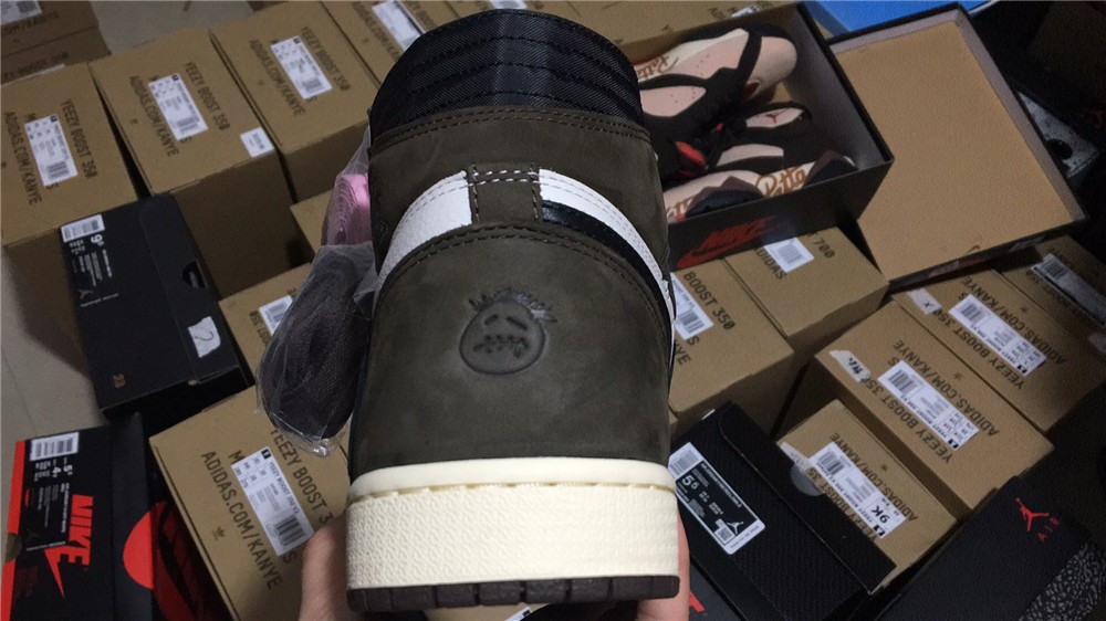 Jordan 1 Retro High Travis Scott