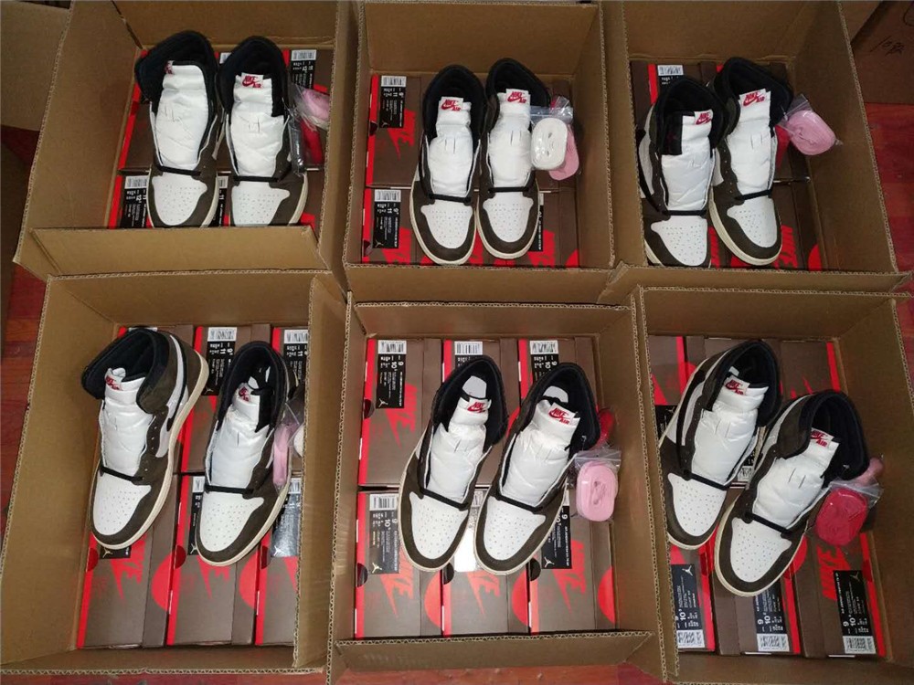 Jordan 1 Retro High Travis Scott