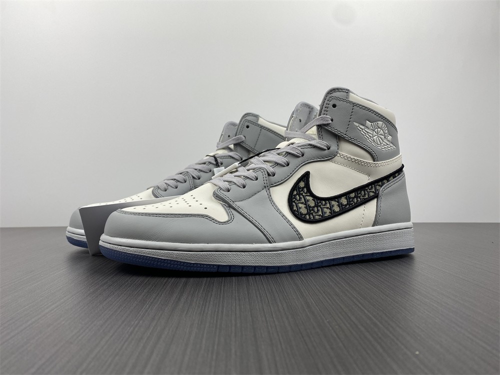 Jordan 1 Retro High Dior