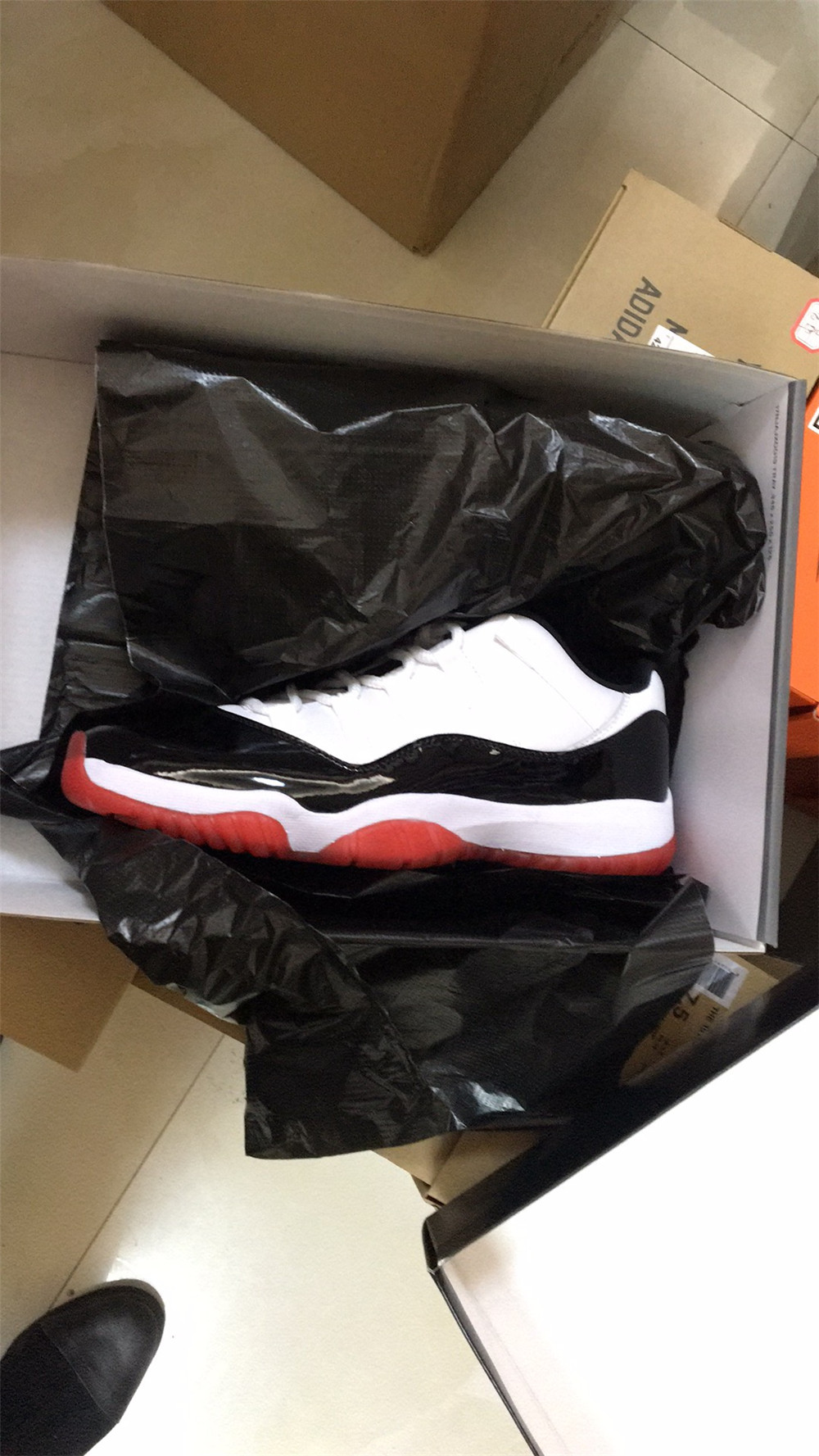 AIR JORDAN 11 RETRO LOW CONCORD BRED AV2187-160