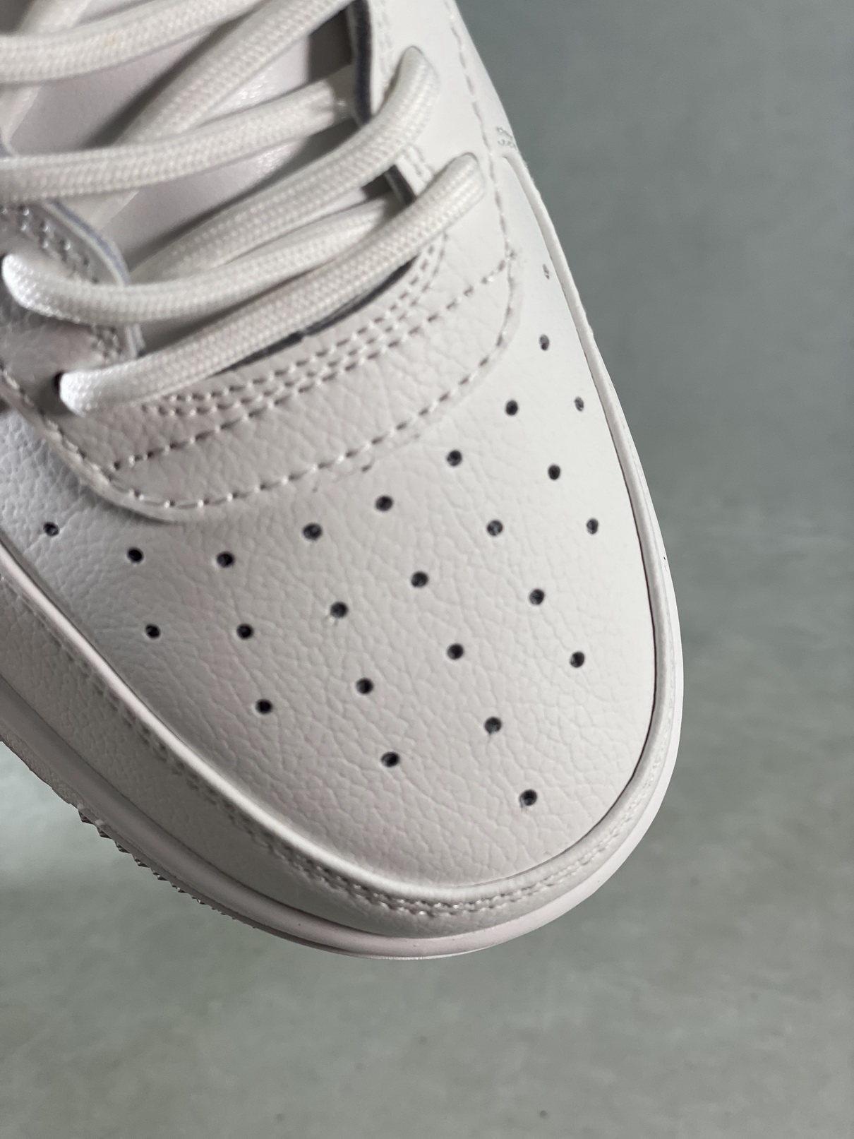 B*PE SNEAKER