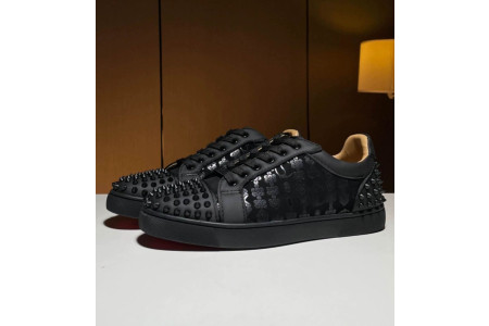 CHRISTIAN LOUBOUTIN LOUIS JUNIOR SPIKES
