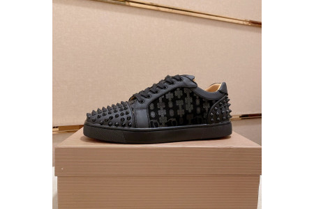 CHRISTIAN LOUBOUTIN LOUIS JUNIOR SPIKES