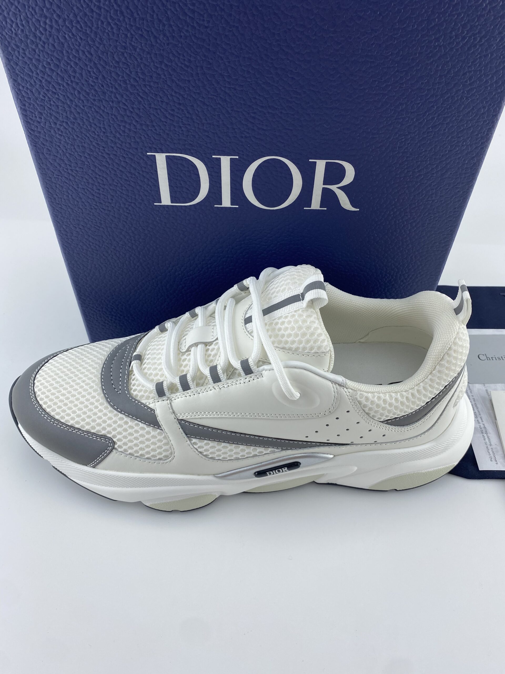 Di* B22 White Silver