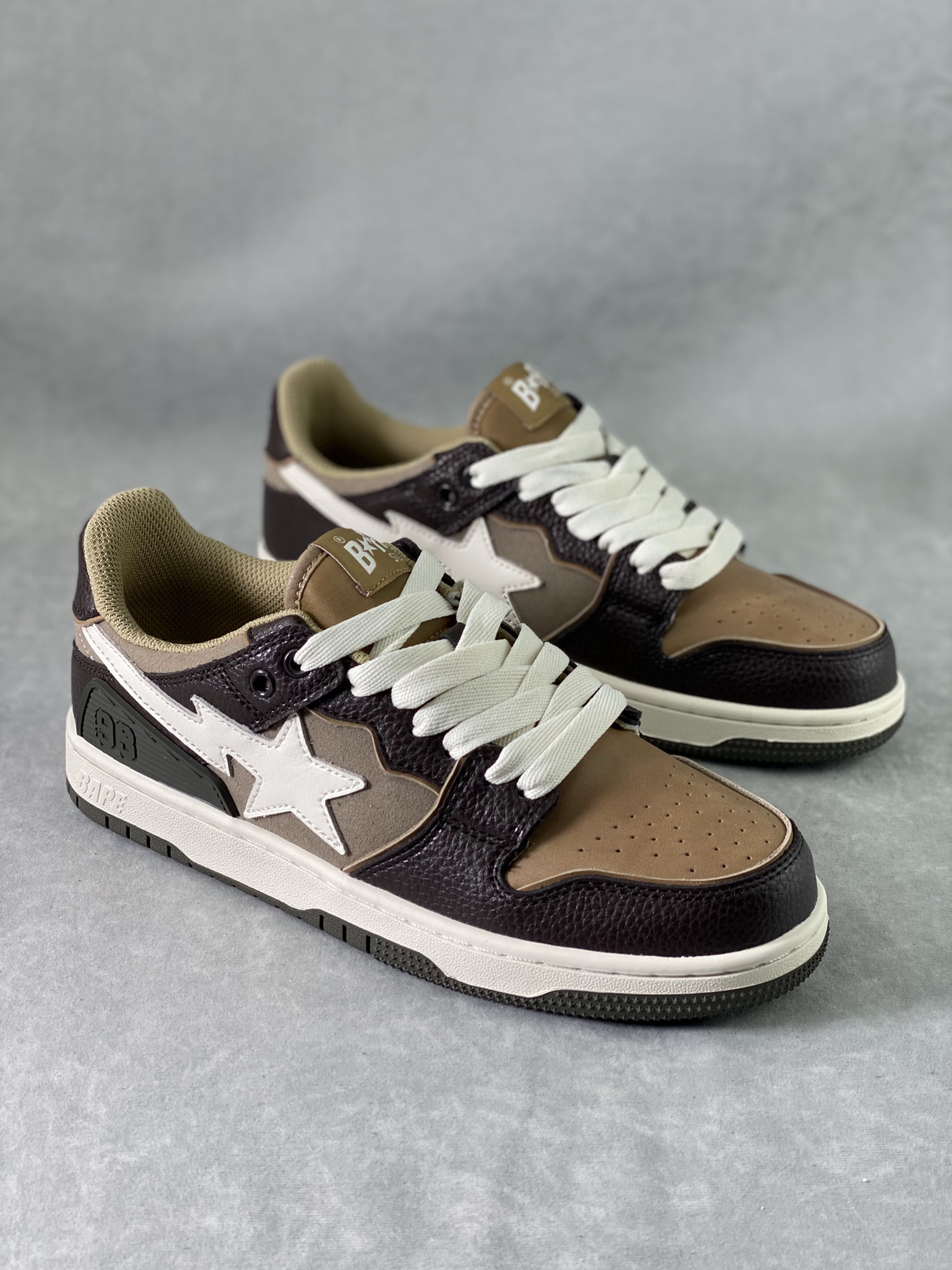 B*PE SNEAKER