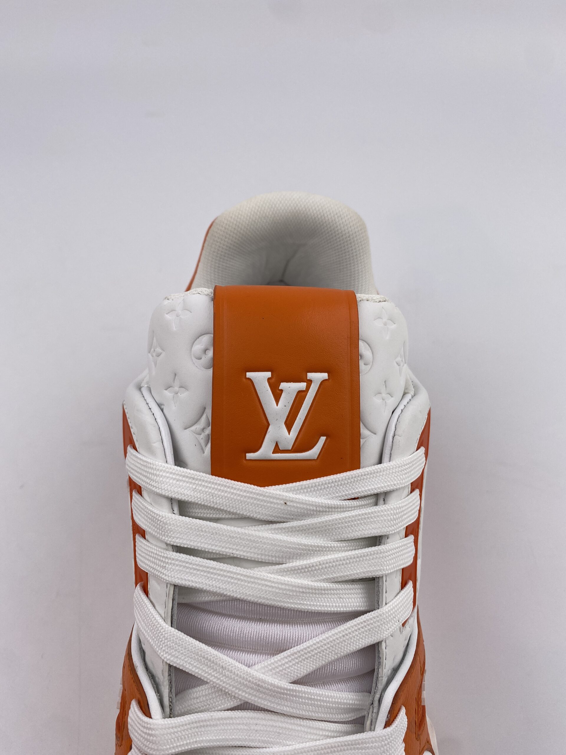 L** V* LV Trainer Orange