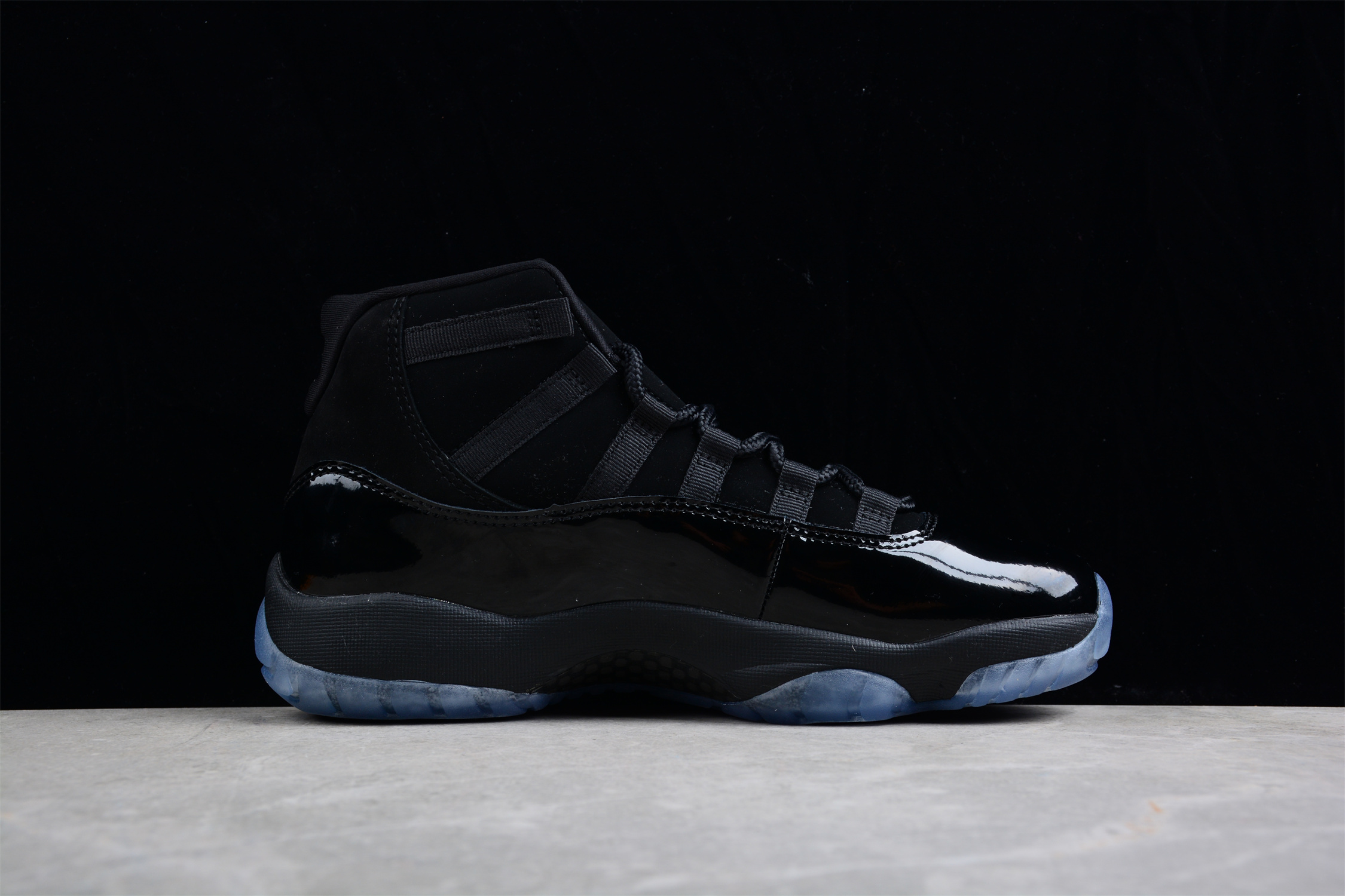 AIR JORDAN 11 ??CAP AND GOWN?? BLACK 378037-005