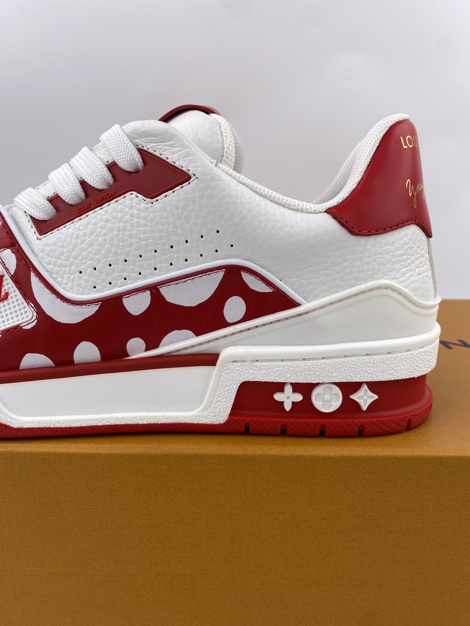 L** V* Yayoi Kusama Trainer White Red