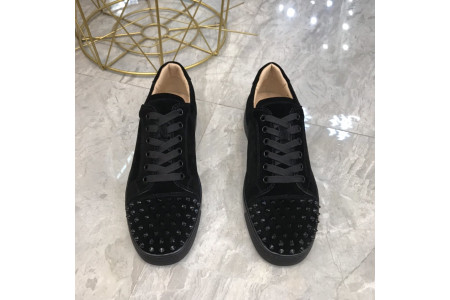 CHRISTIAN LOUBOUTIN LOUIS JUNIOR SPIKES