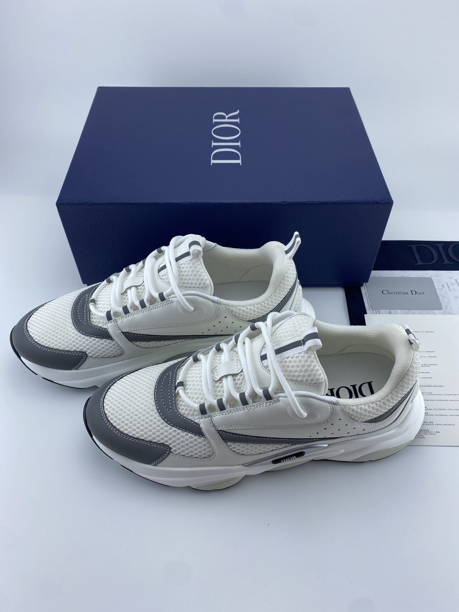 Di* B22 White Silver