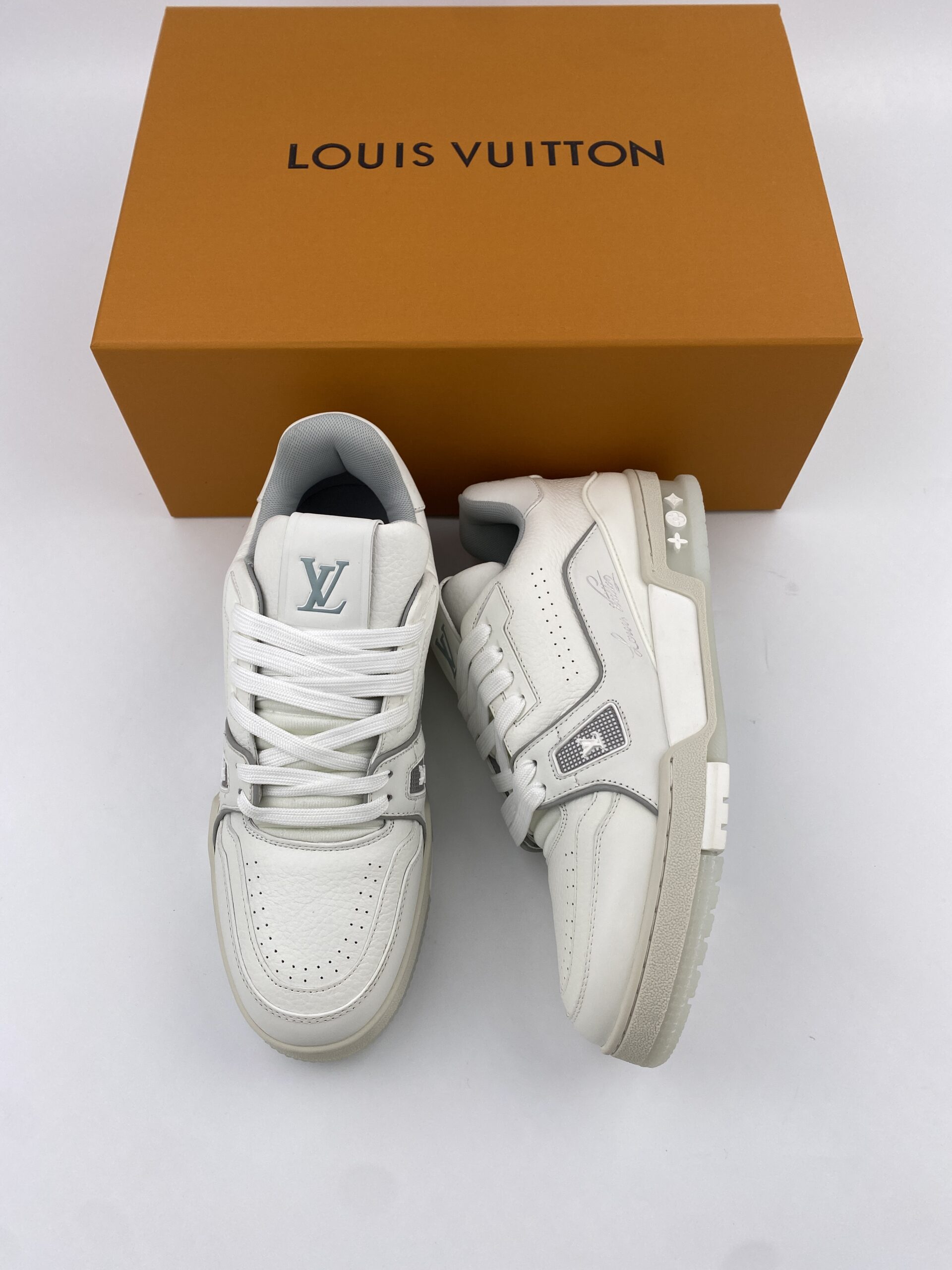 L** V* Trainer  White