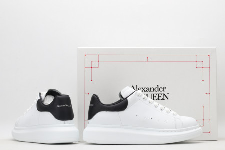 Alexander McQueen Oversized Ivory Black