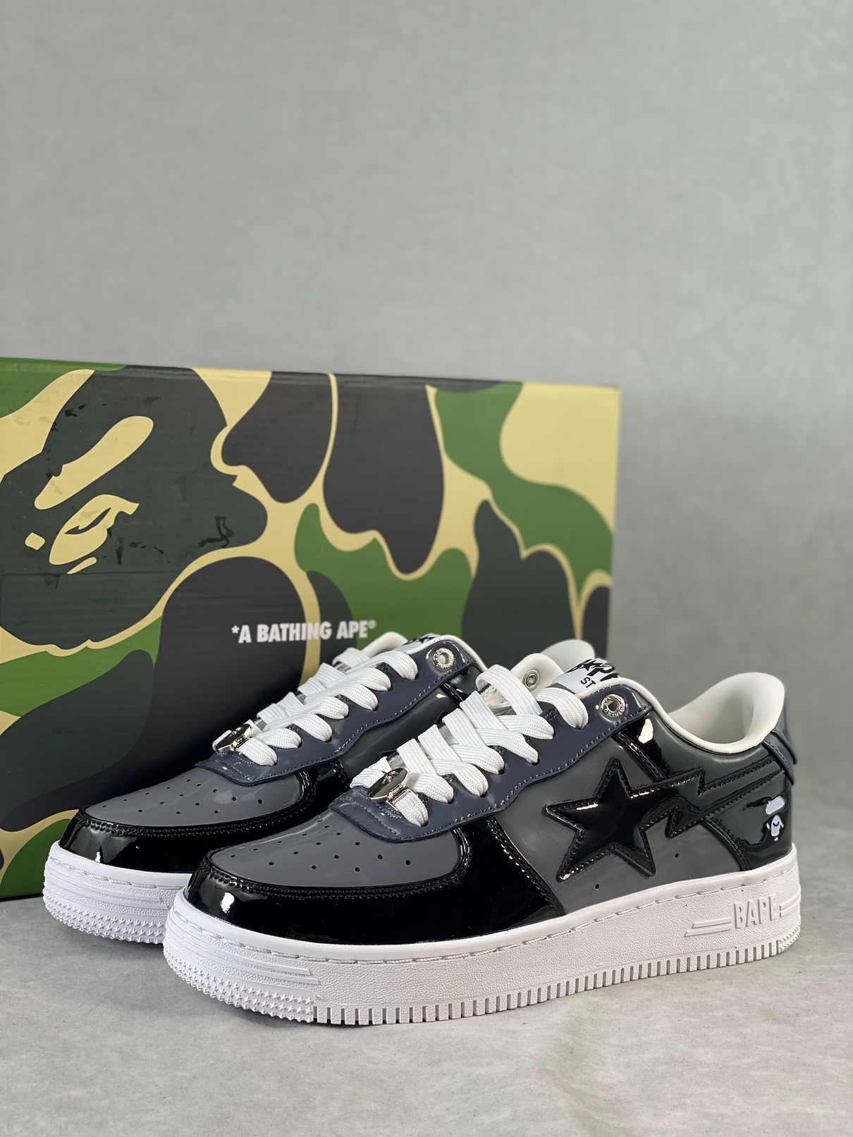B*PE SNEAKER