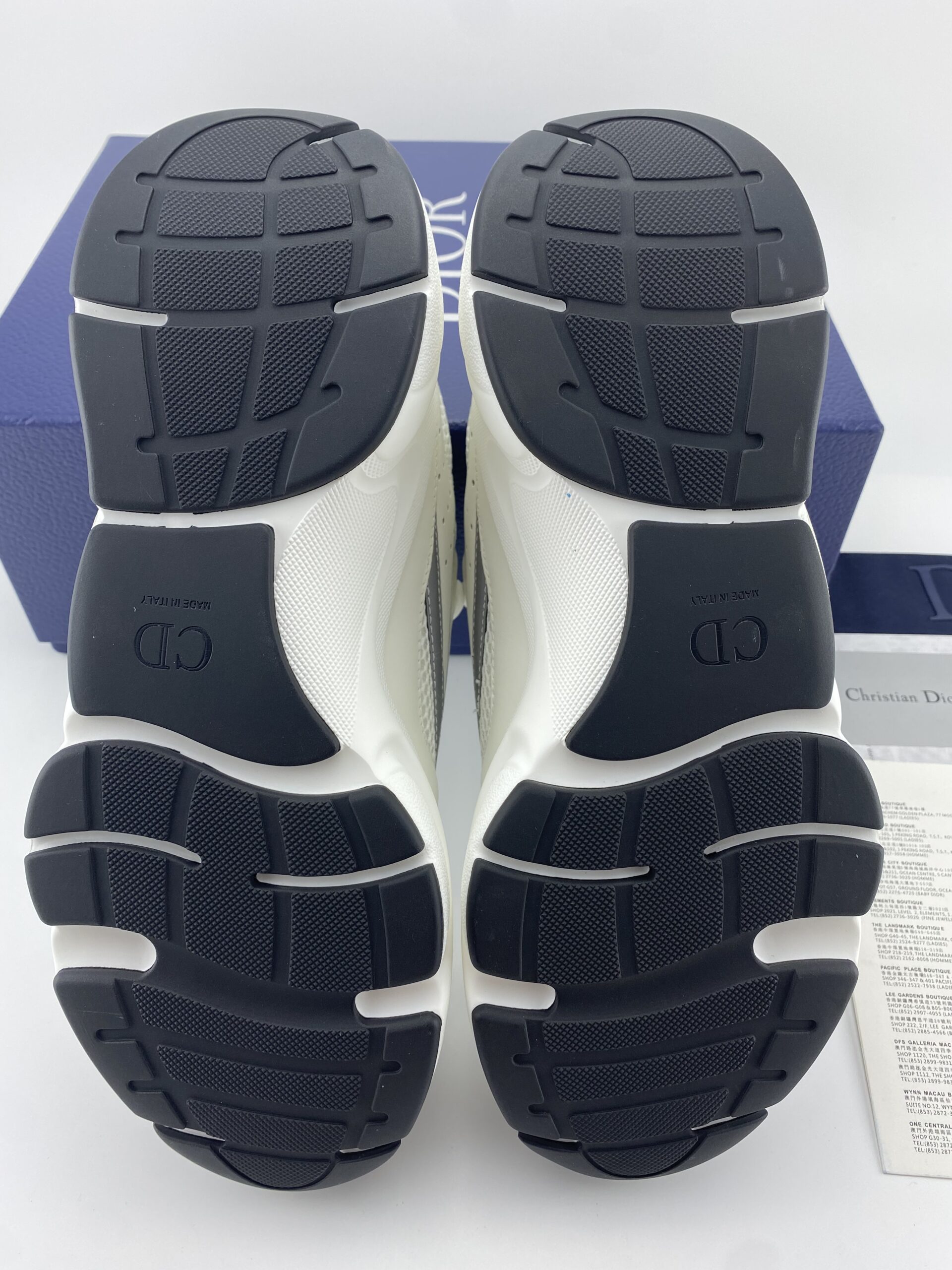 Di* B22 White Silver