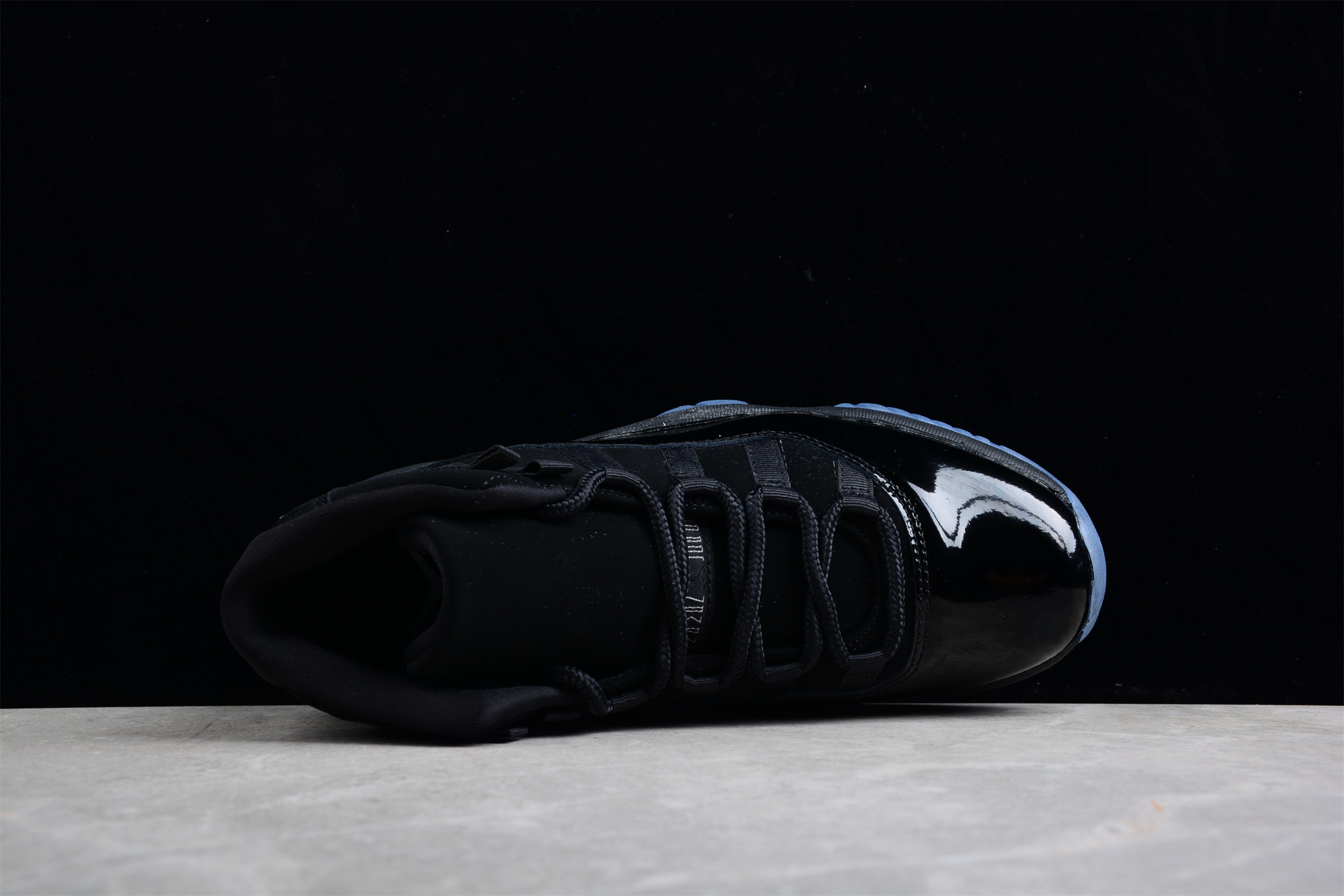 AIR JORDAN 11 ??CAP AND GOWN?? BLACK 378037-005