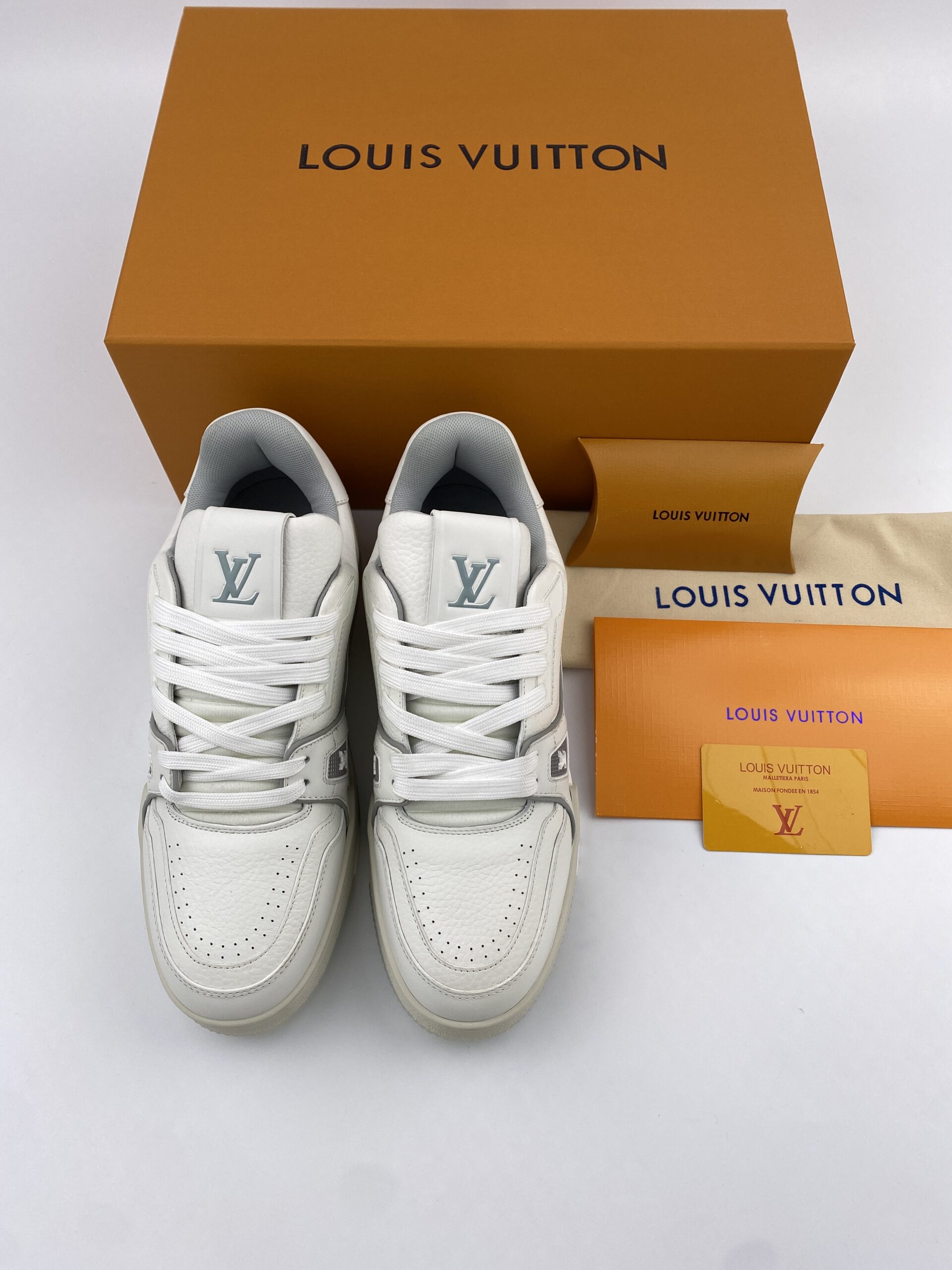 L** V* Trainer White