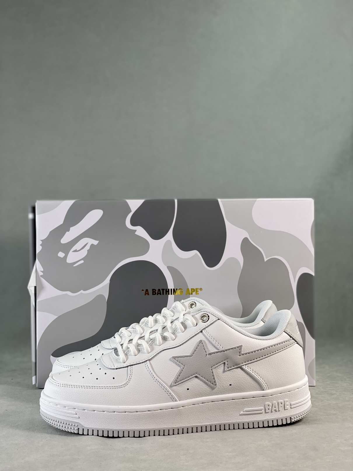B*PE SNEAKER