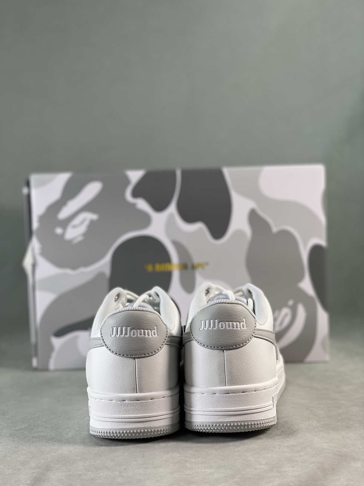 B*PE SNEAKER
