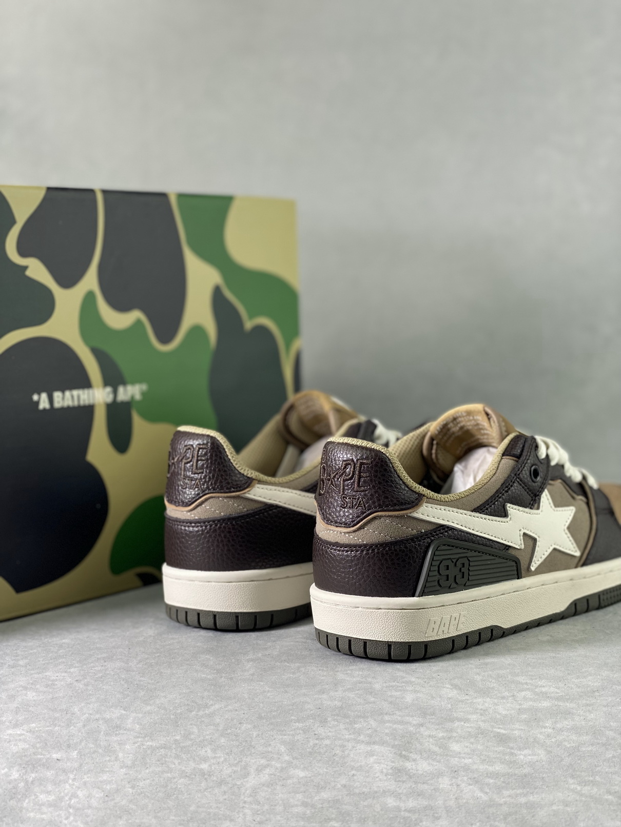 B*PE SNEAKER