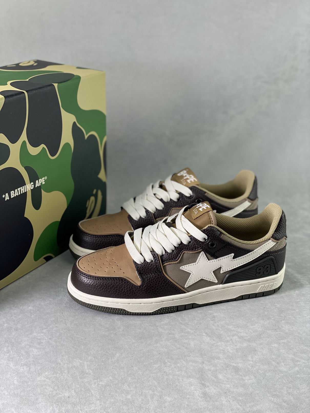 B*PE SNEAKER