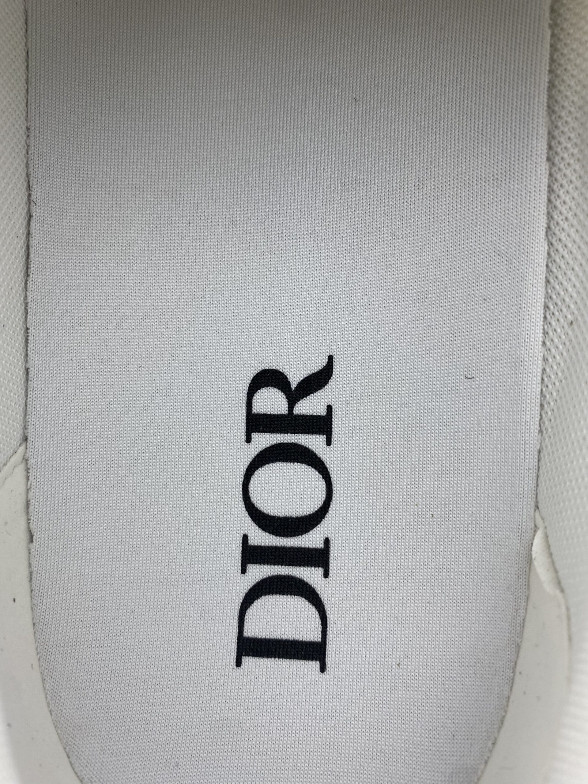 Di* B22 White Silver